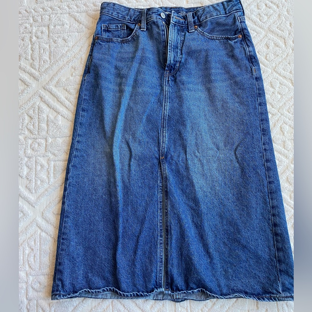 Size 8 Old Navy High-Rise Midi Denim Skirt with Slit and Secret Smooth Pockets
